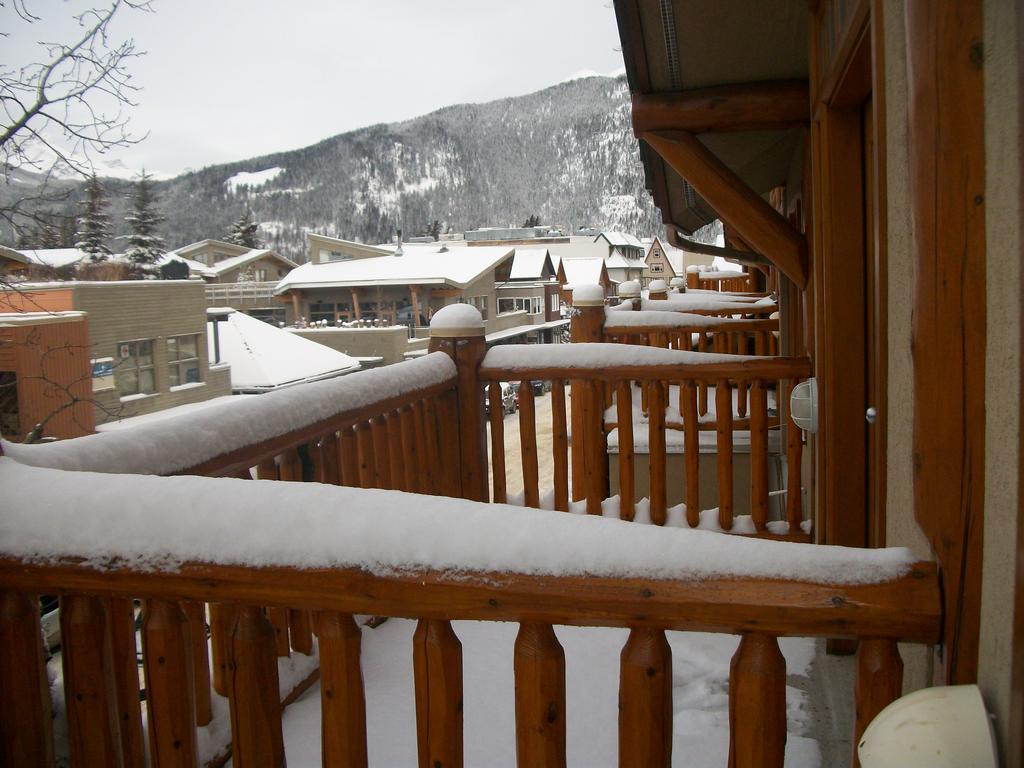 Brewster Mountain Lodge Banff Buitenkant foto